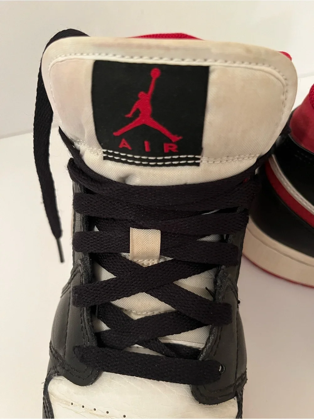 Nike Air Jordan 1 Mid Gym Red Black White Sneakers Youth Size 6Y - Picture 11 of 16
